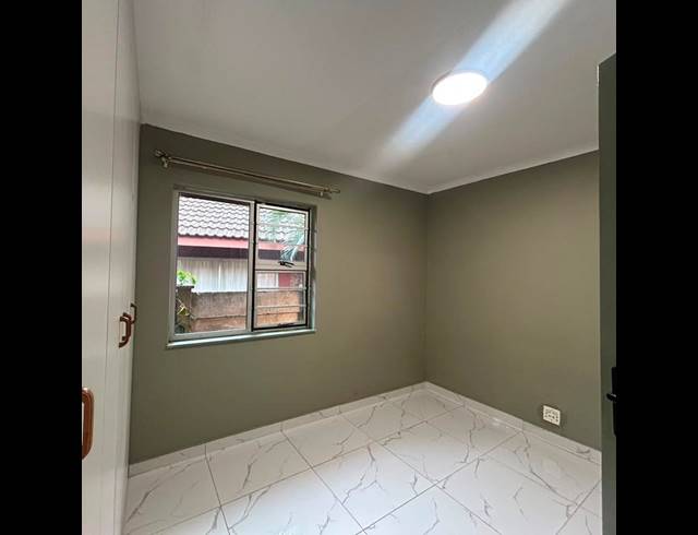 3 BEDROOM PROPERTY TO RENT IN BIRDSWOOD